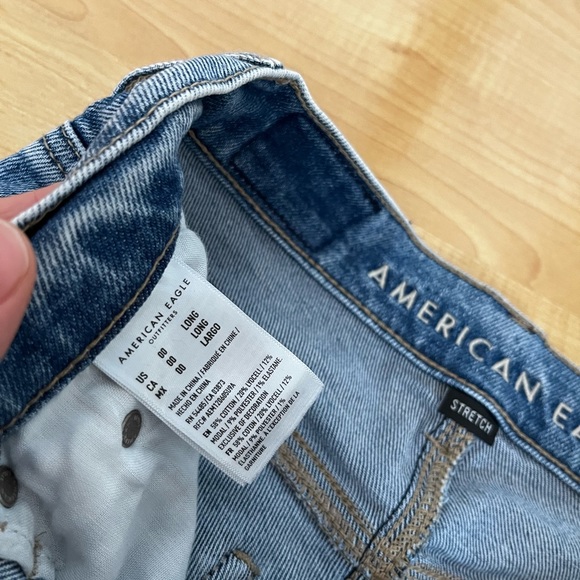 American Eagle Ripped High Rise Jeans - Picture 4 of 5